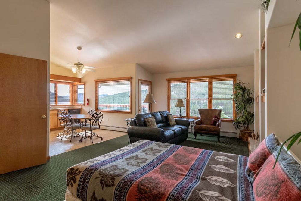 Wildwood Inn - photo 45