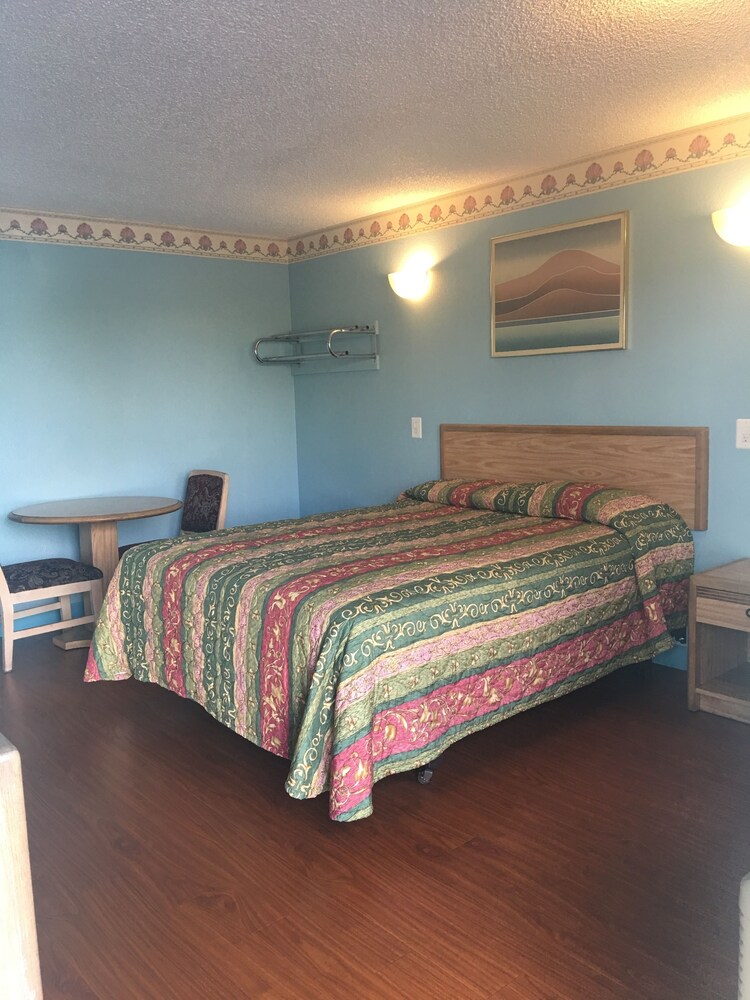 Chester Inn Motel - photo 10