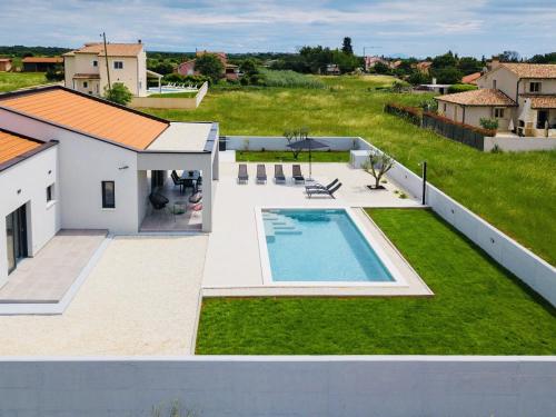 Esti — 4-Star Luxury Hotel in Marcana, Croatia
