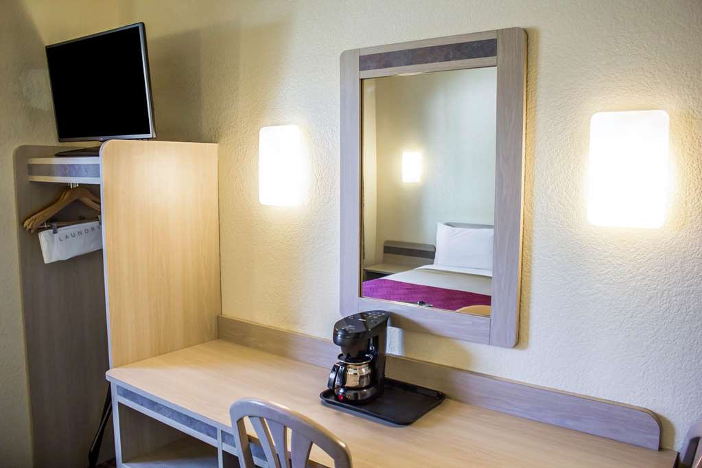 Econo Lodge Meadville PA - photo 17