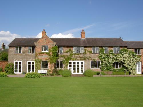 Manor Farm Egerton — 4-Star Luxury Hotel in Malpas, United Kingdom