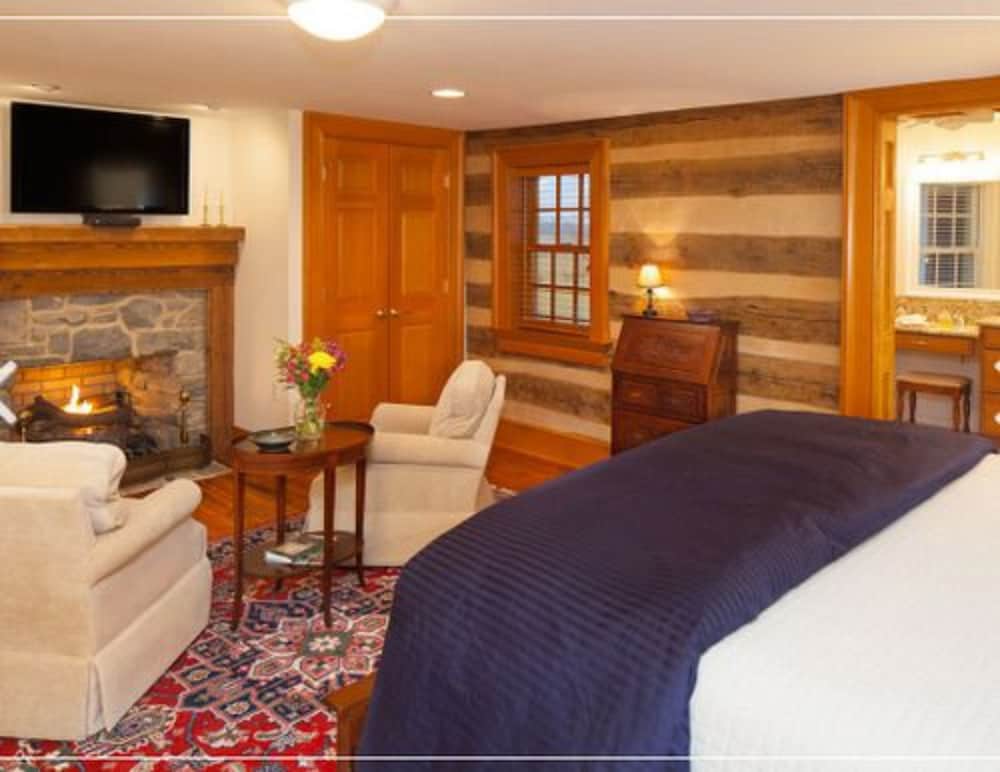 Hillbrook Inn - photo 32