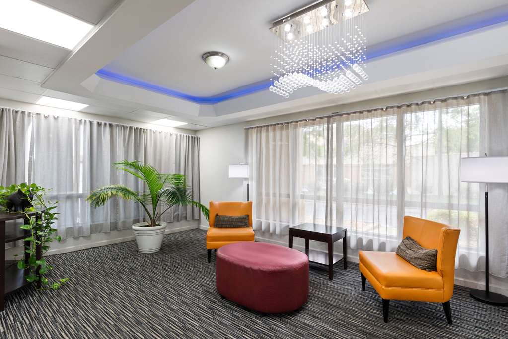 Days Inn by Wyndham Clarksville North - photo 7