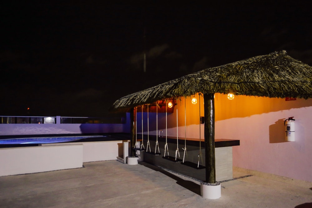 Poolside bar