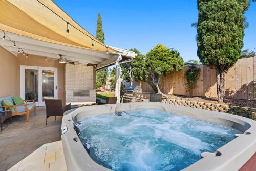 Sweet Escape Family Retreat Vibrant Spa — 4-Star Luxury Hotel in San Diego, United States