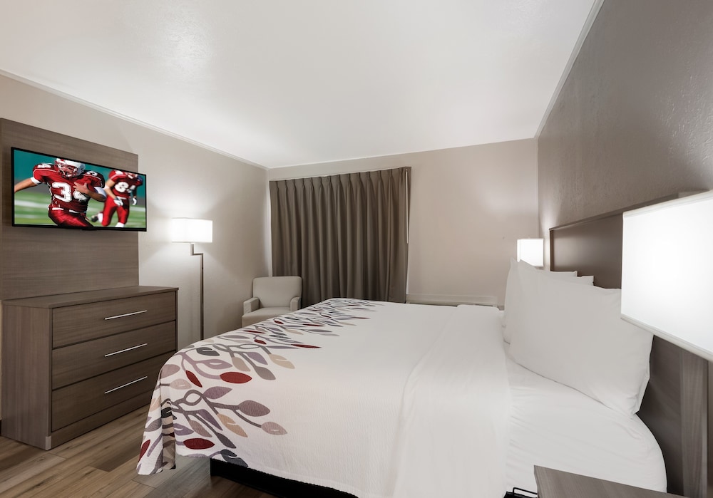 Red Roof Inn Madisonville - photo 15