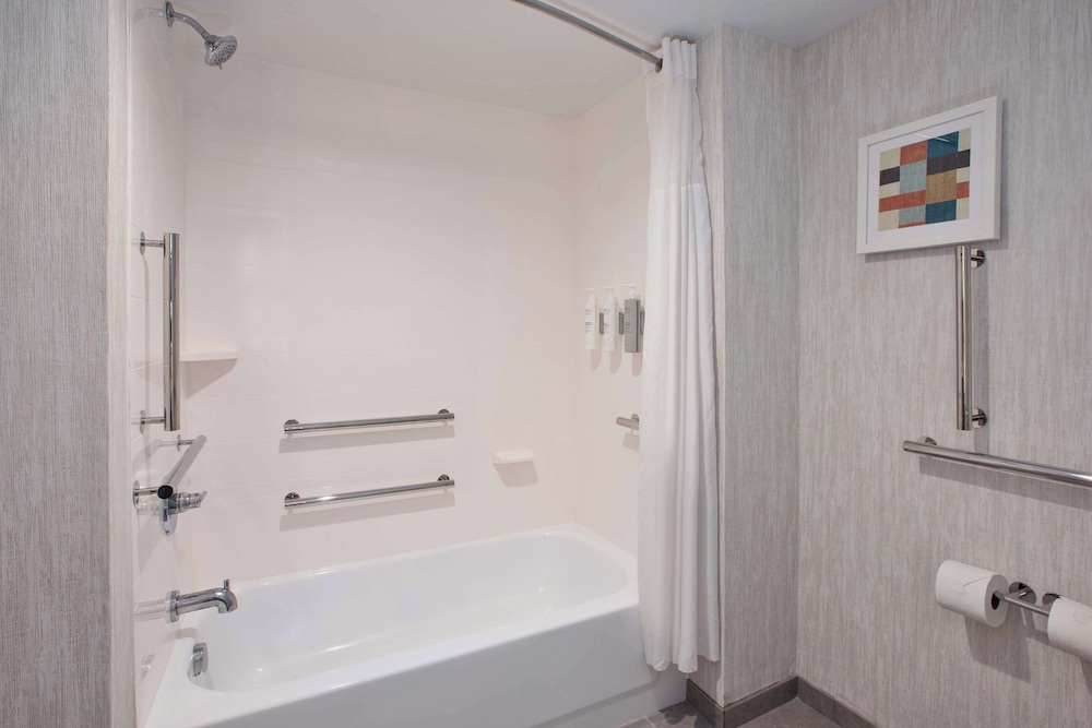 Hampton Inn & Suites Spartanburg I 26 Westgate Mall - photo 15