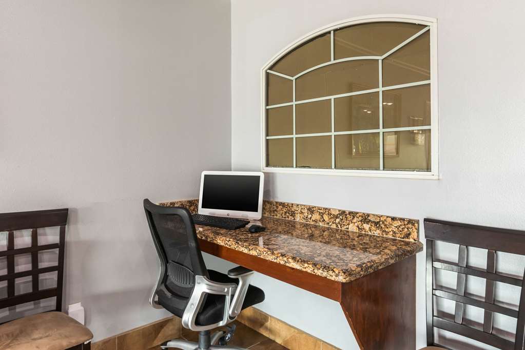 Quality Inn & Suites at The Outlets Mercedes Weslaco - photo 37