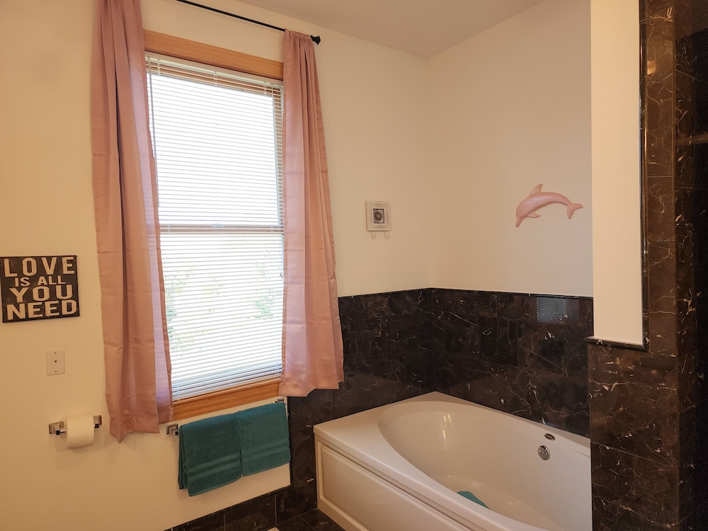 The Starlight Tower Ocean Breeze Suite 1 Bedroom Apartment Hotel by RedAwning - photo 11