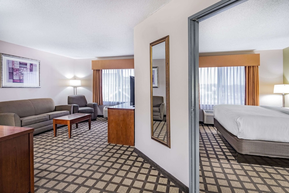 Baymont by Wyndham Gurnee - photo 17
