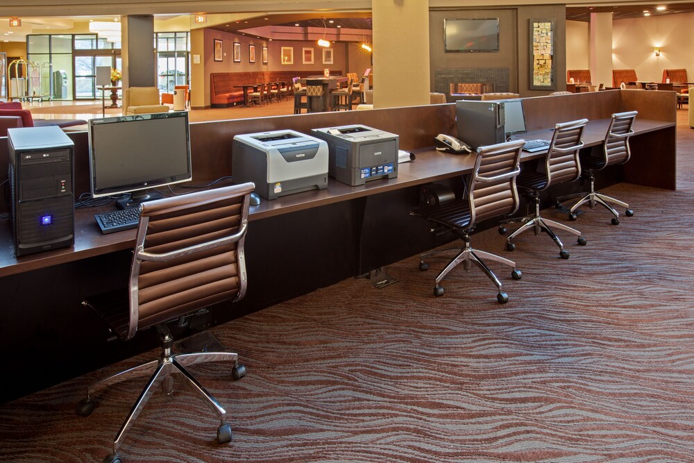 Holiday Inn Evansville Airport - photo 29