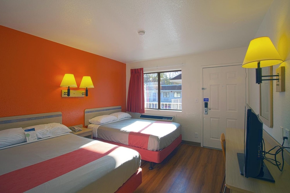 North Charleston Lodge - photo 3