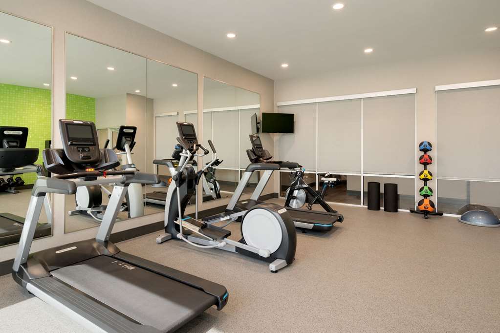 La Quinta Inn & Suites by Wyndham San Antonio Seaworld LAFB - photo 9