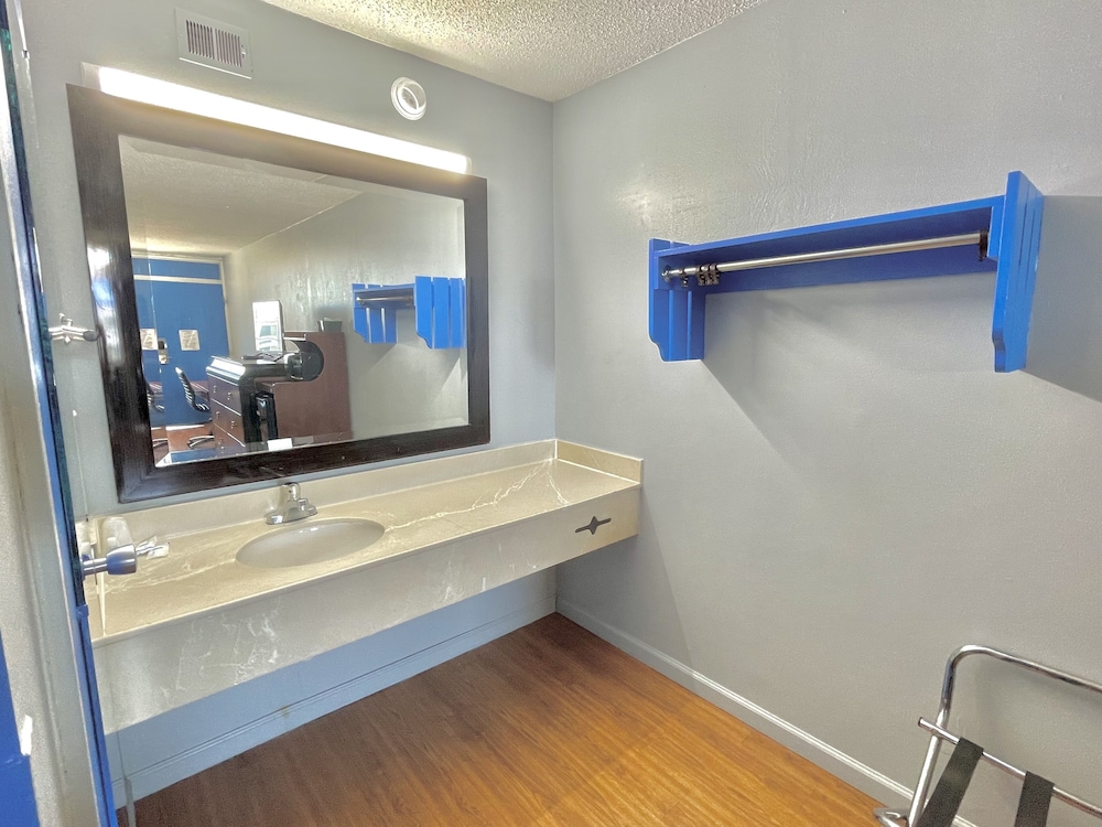 Rodeway Inn Nashville TN - photo 16
