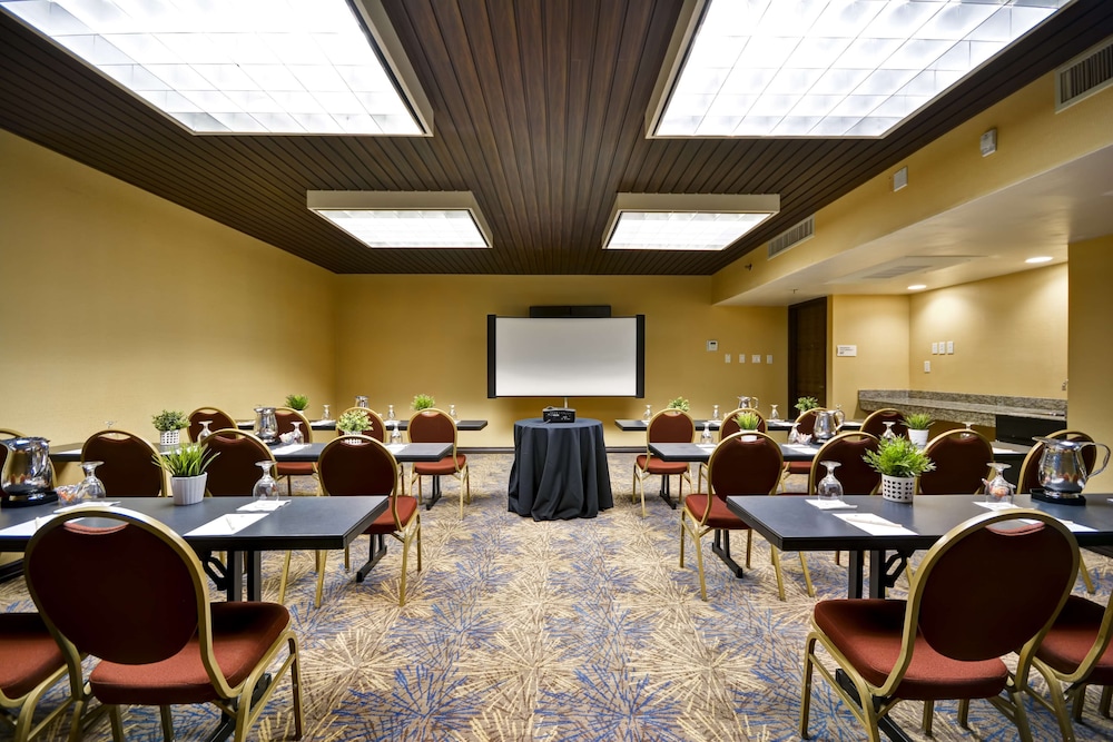 DoubleTree by Hilton Phoenix North - photo 51