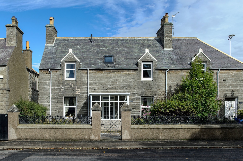 Charming Townhouse On North Coast 500 Route Wick — 4-Star Luxury Hotel in Wick, United Kingdom