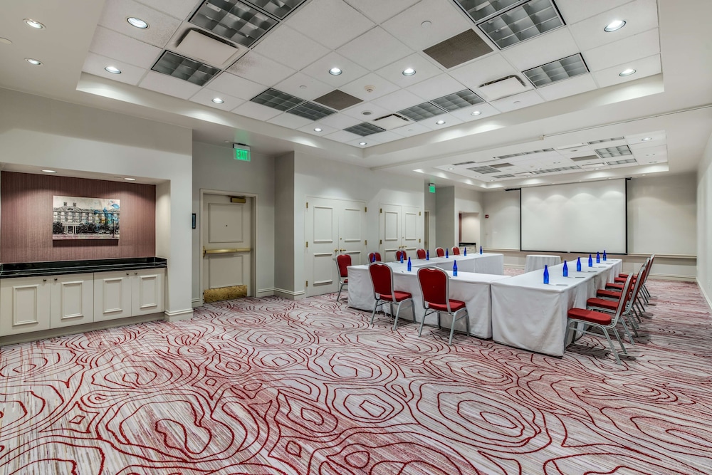 Hilton Garden Inn Suffolk Riverfront - photo 57