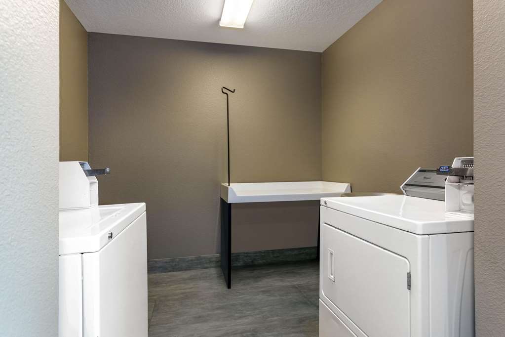 La Quinta Inn & Suites by Wyndham Tampa Central - photo 28