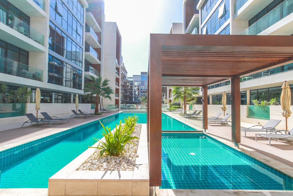 DHH Citywalk Building 12 — 4-Star Luxury Hotel in Dubai, United Arab Emirates
