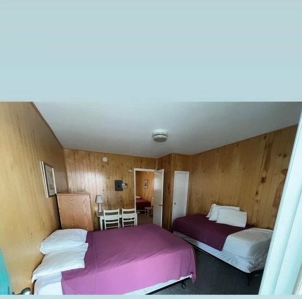 Boardwalk Sand & Surf Inn Oceanfront - photo 5