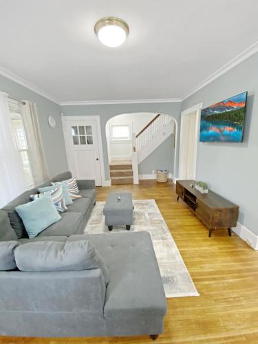 Lux 3br Steps From Airport U Of R Grocery Stores — Rochester