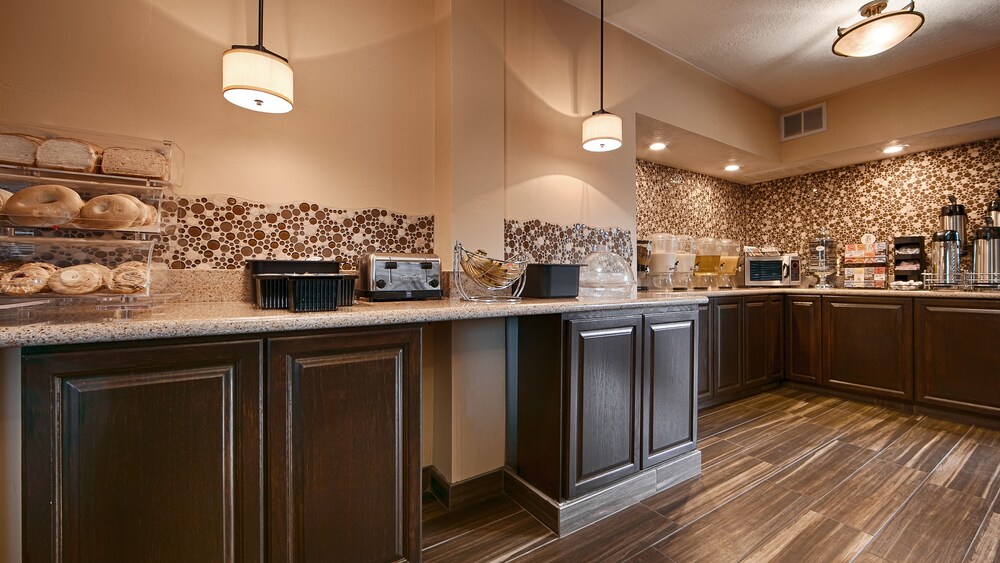 Baymont Cedar City - photo 17