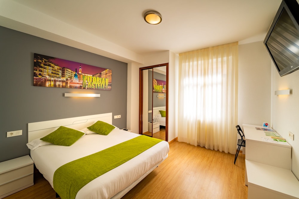 Hotel Centro Vitoria Autocheckin — Gasteiz Vitoria