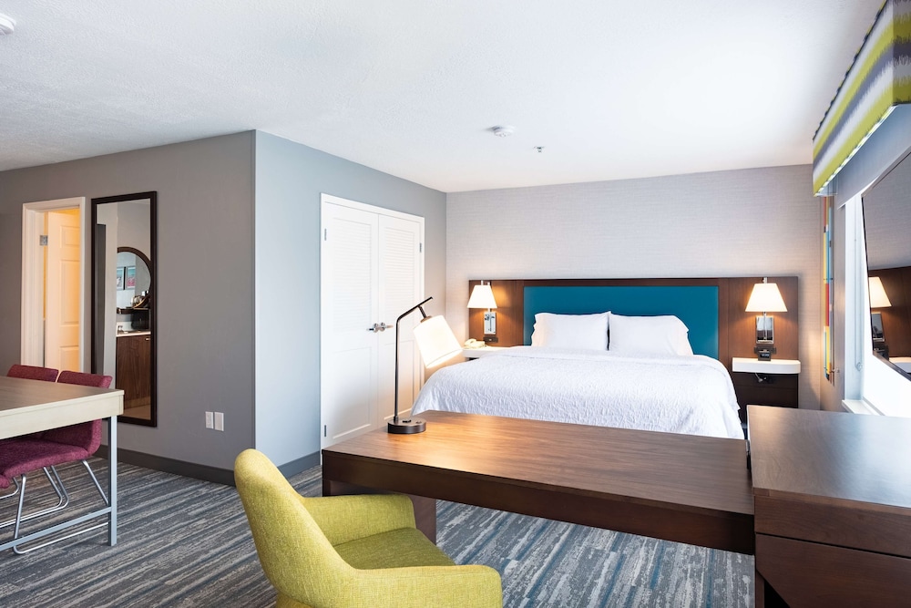 Hampton Inn & Suites Salt Lake City Airport - photo 11
