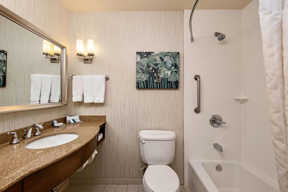 Hilton Garden Inn Overland Park - photo 15