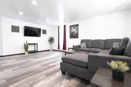 5BR 2BA close to Niagara Falls State Park in Niagara Falls, United States