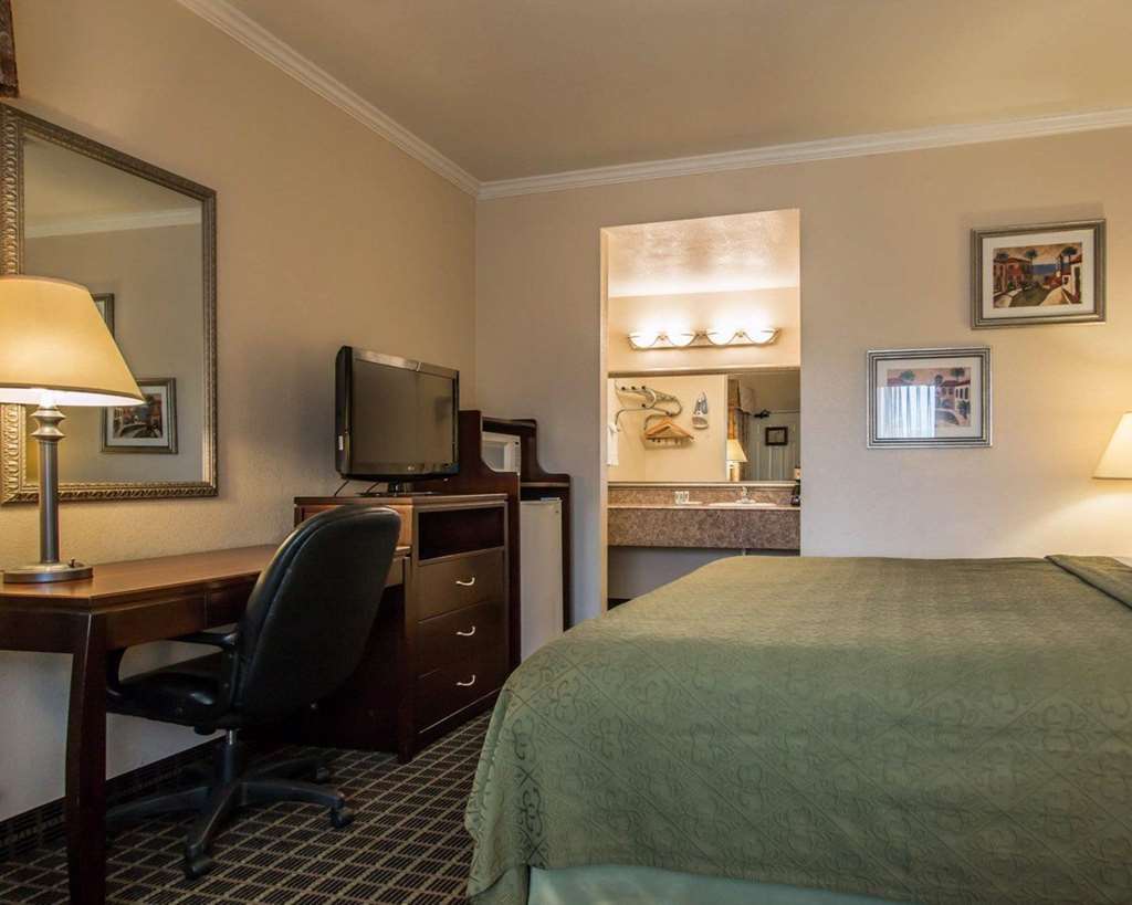 Quality Inn Temecula Valley Wine Country - photo 16