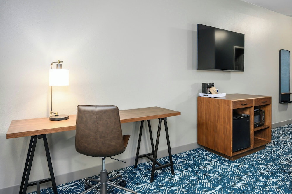 Four Points by Sheraton Bedford Manchester Airport - photo 39