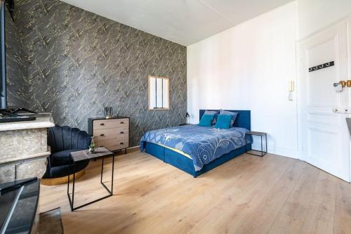 Les Appart’hotels du Calaisis 102 Shadow in Calais, France