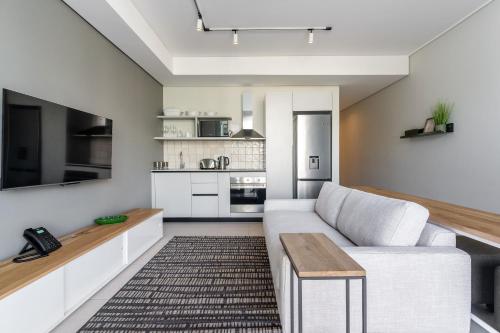 The Rose 202 2Bedroom Apartment with Rooftop Pool