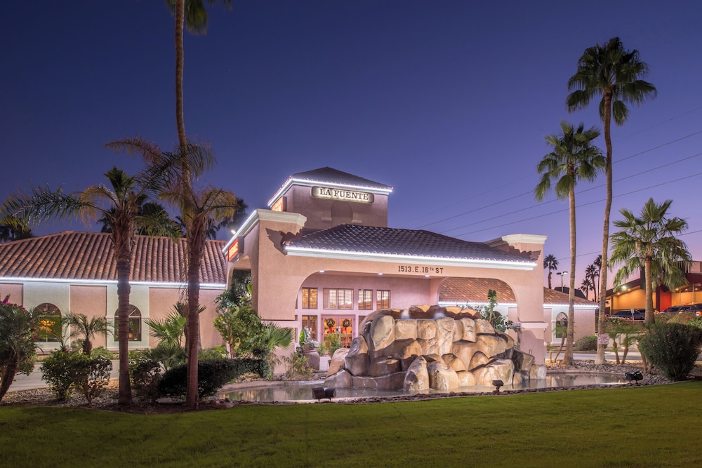 La Fuente Inn & Suites - photo 42