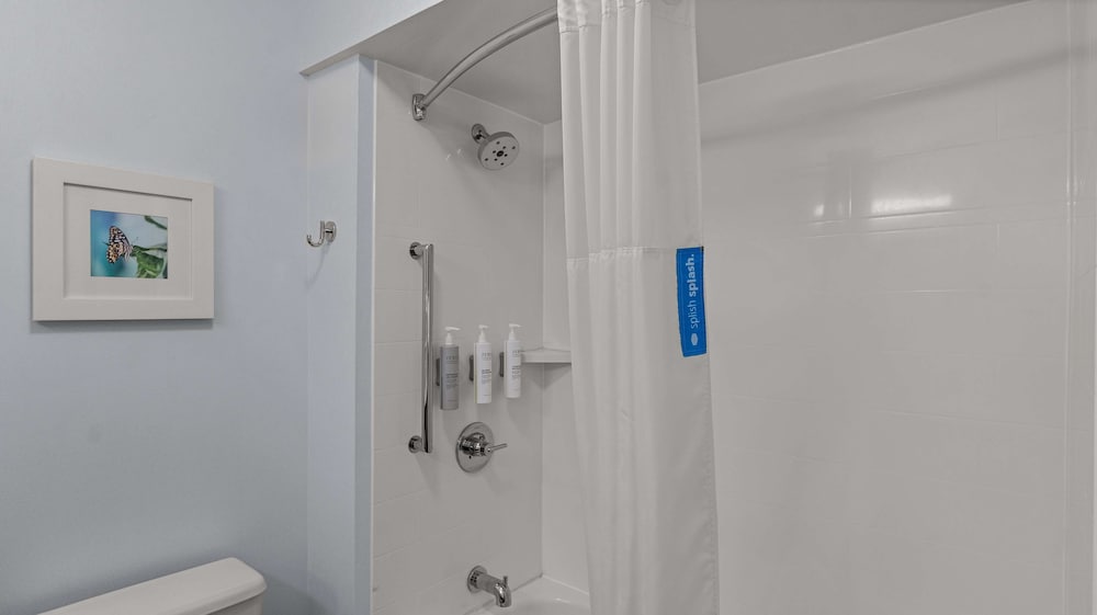 Hampton Inn Bloomington - photo 46