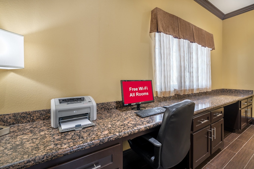 Red Roof Inn & Suites Sulphur Springs - photo 33