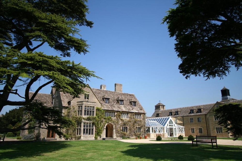 Stanton House Hotel — 4-Star Luxury Hotel in Swindon, United Kingdom