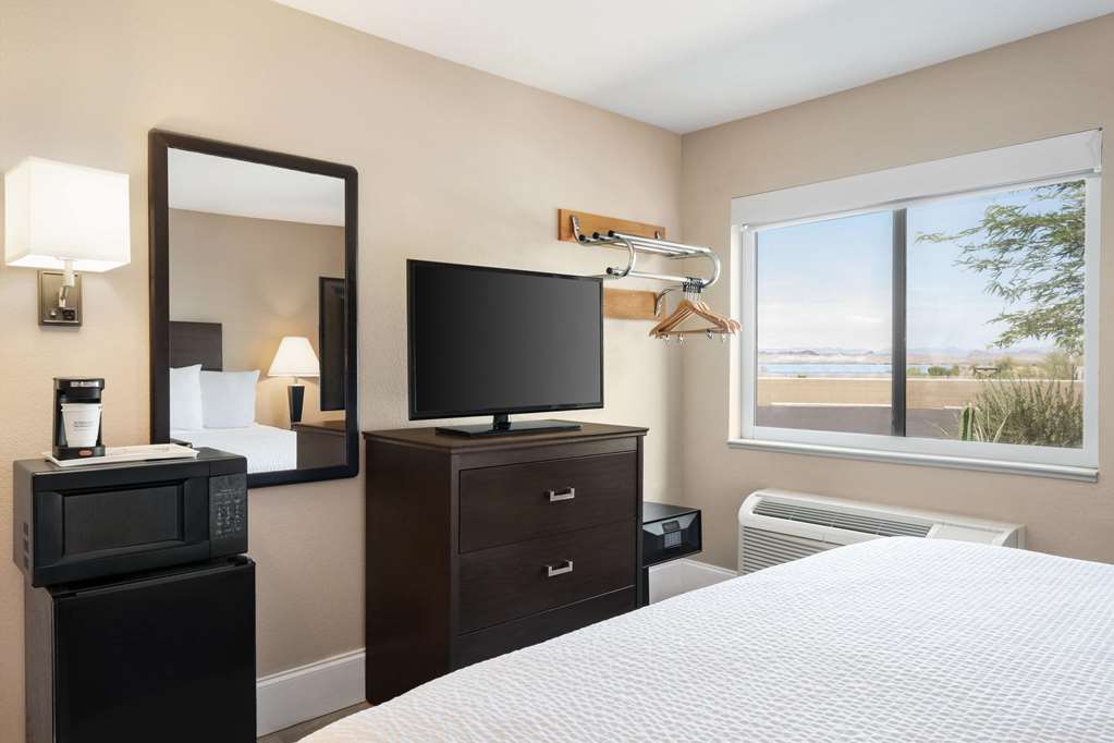 Travelodge by Wyndham Lake Havasu - photo 10