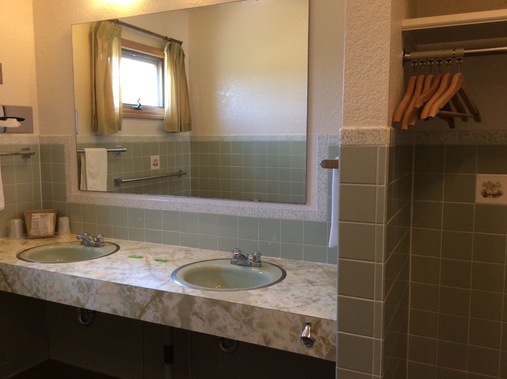 Nevada Inn - photo 26