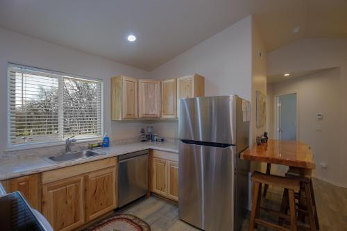 Cozy Cub Cabin brand new home near Yosemite — 4-Star Luxury Hotel in Mariposa, United States