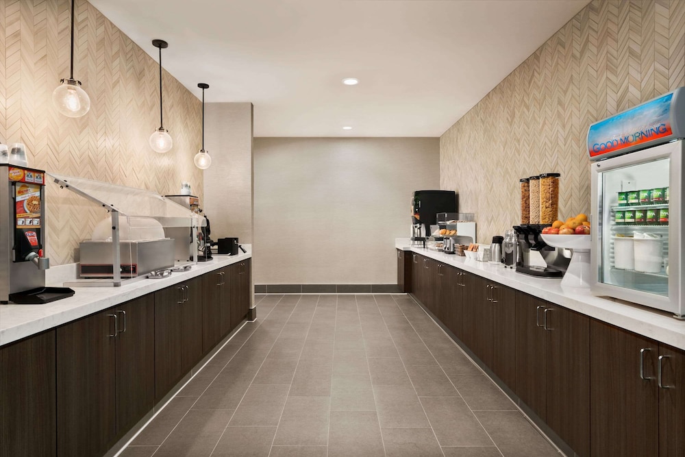 La Quinta Inn & Suites by Wyndham San Bernardino - photo 20