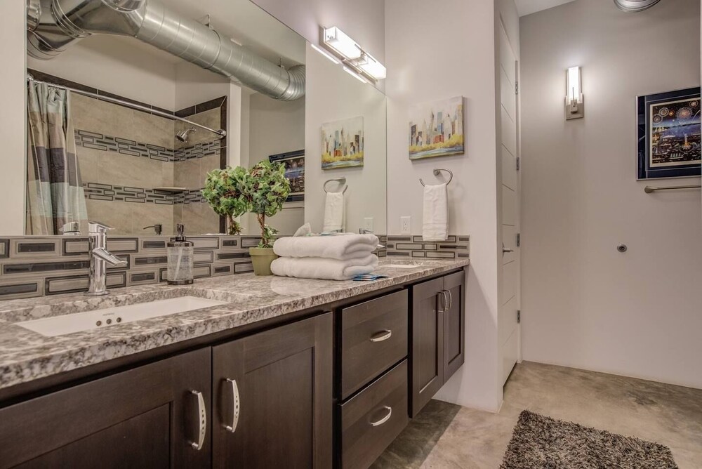 1BD Studio Downtown Close to Hiking W ac - photo 13