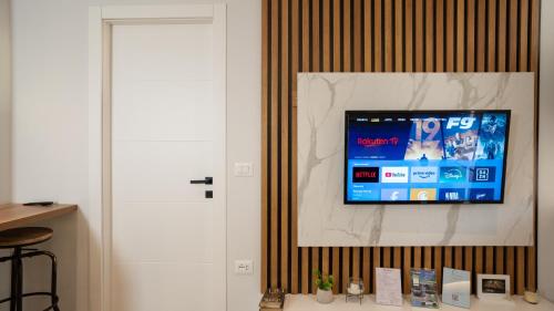 Chic Tirana City Apartment — 4-Star Luxury Hotel in Tirana, Albania