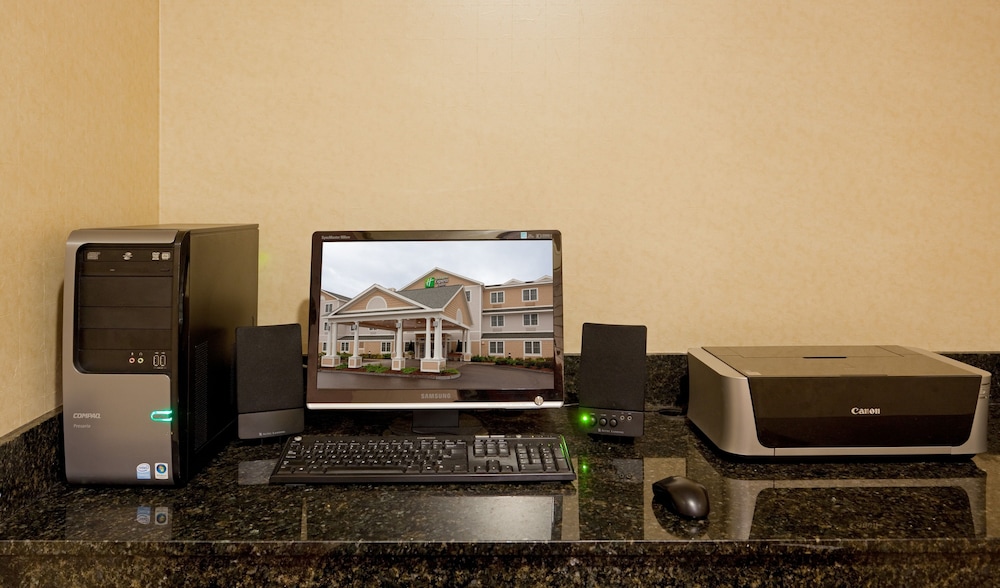 Holiday Inn Express Hotel & Suites Rochester by IHG - photo 20