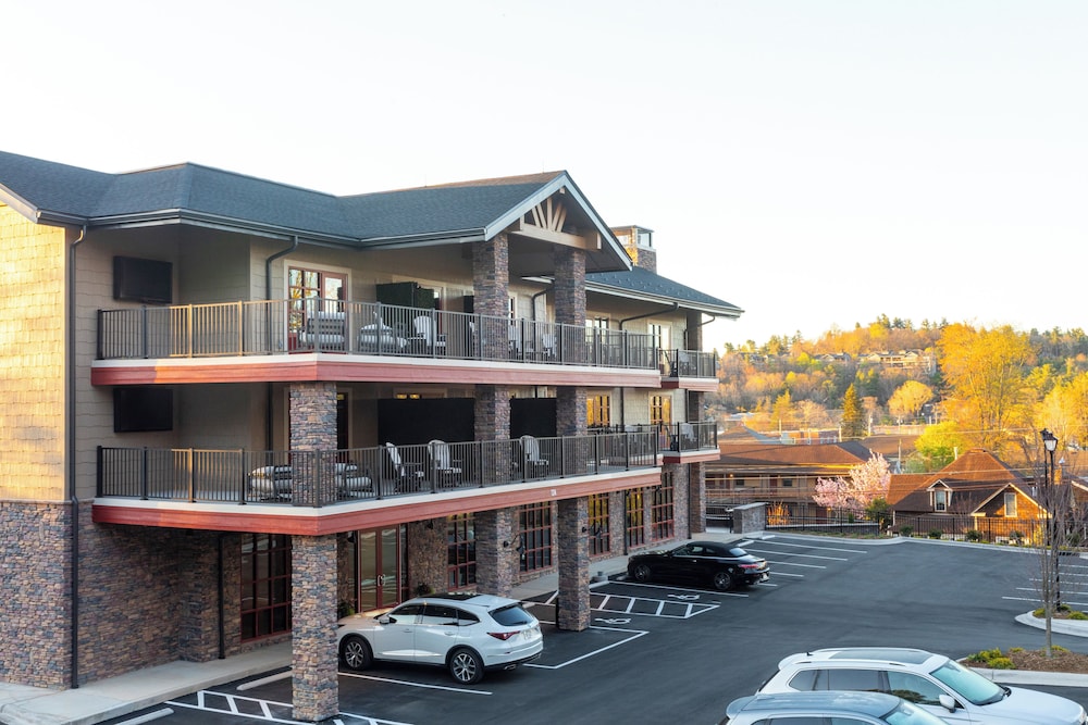 The Embers Hotel - photo 112