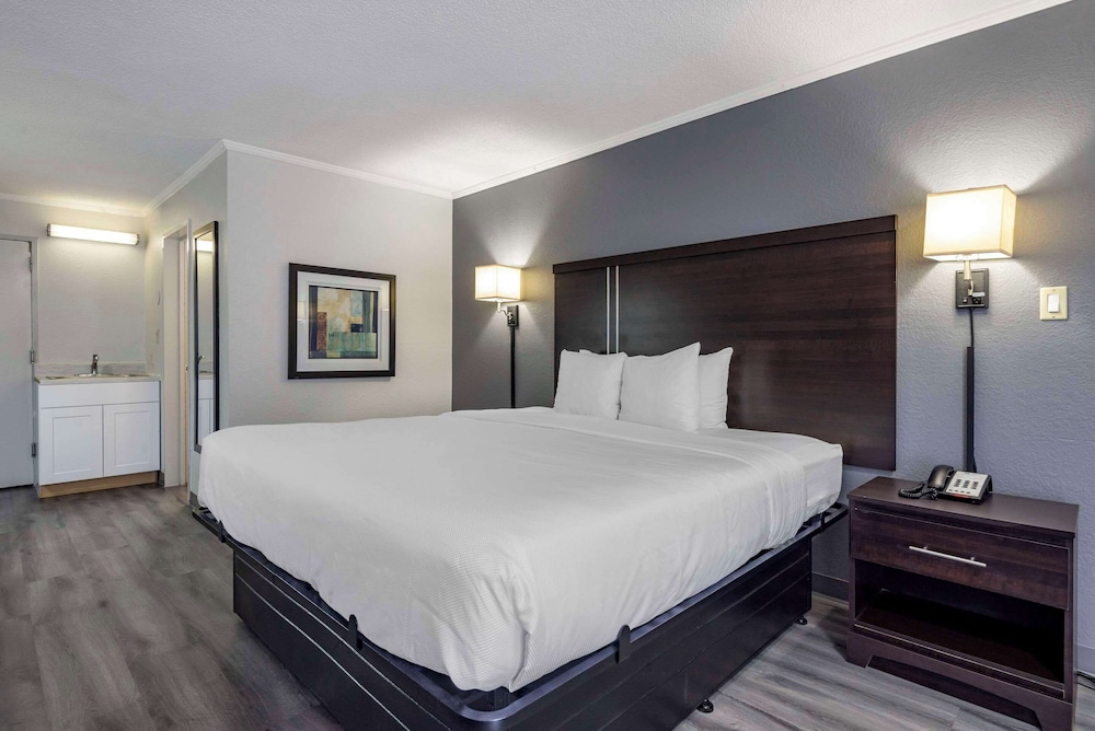 Suburban Studios Rock Hill Northeast I 77 — hotel in Rock Hill