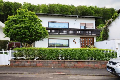 Ferienwohnung Rheinblick — 4-Star Luxury Hotel in Bingen Am Rhein, Germany