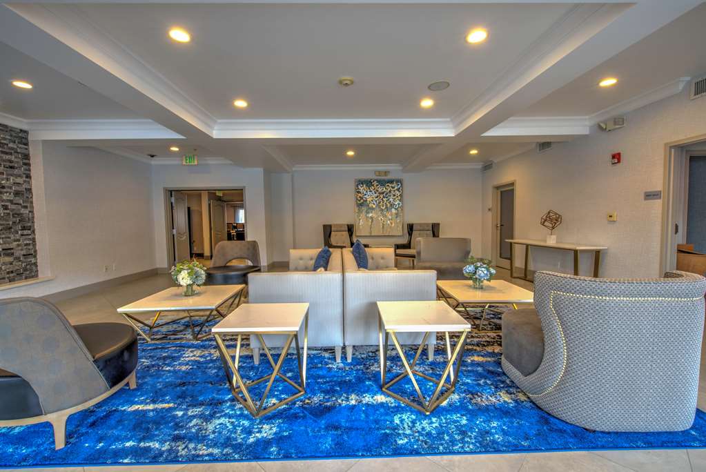 Best Western Plus Media Center Inn & Suites - photo 10