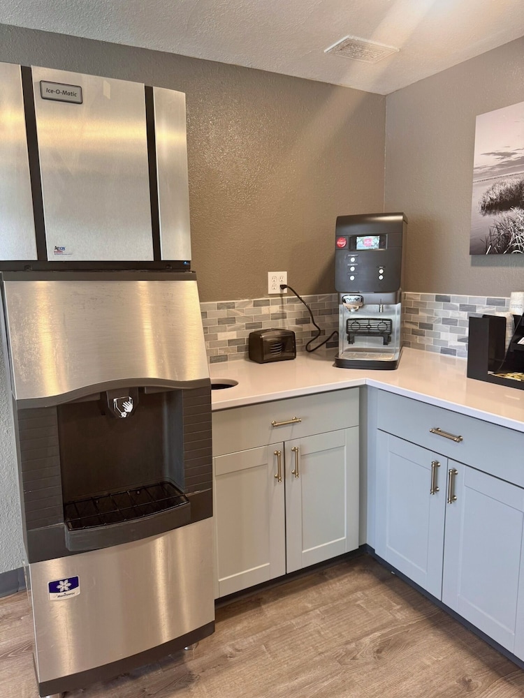 Baymont by Wyndham Great Falls City Center - photo 24